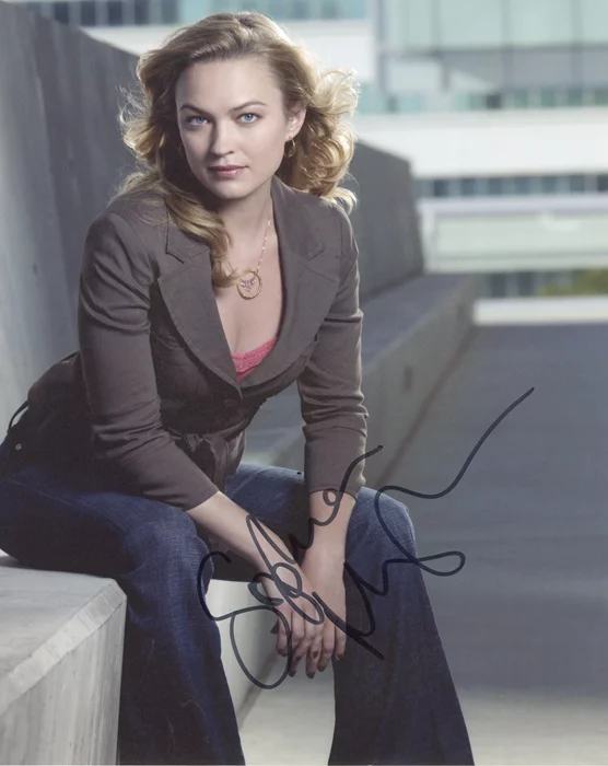 Sophia Myles autograph