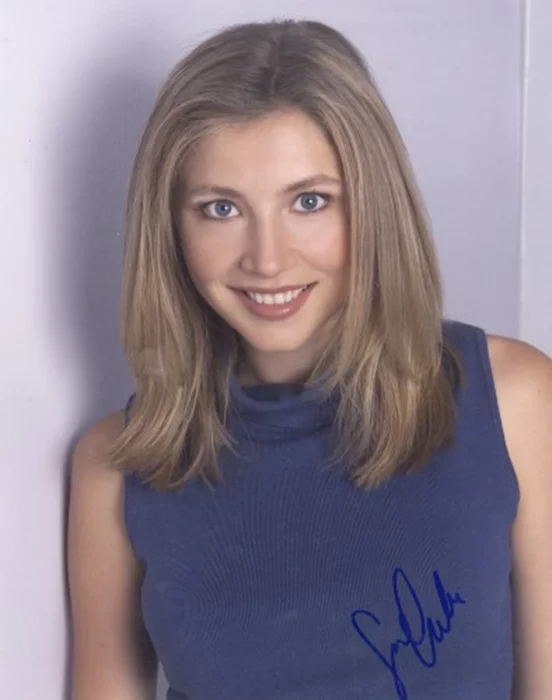 Sarah Chalke autograph