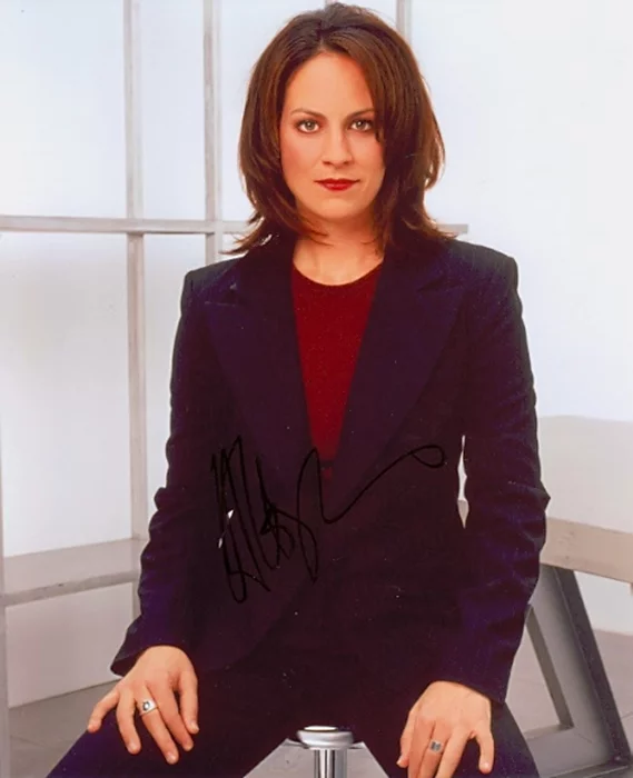 Annabeth Gish autograph