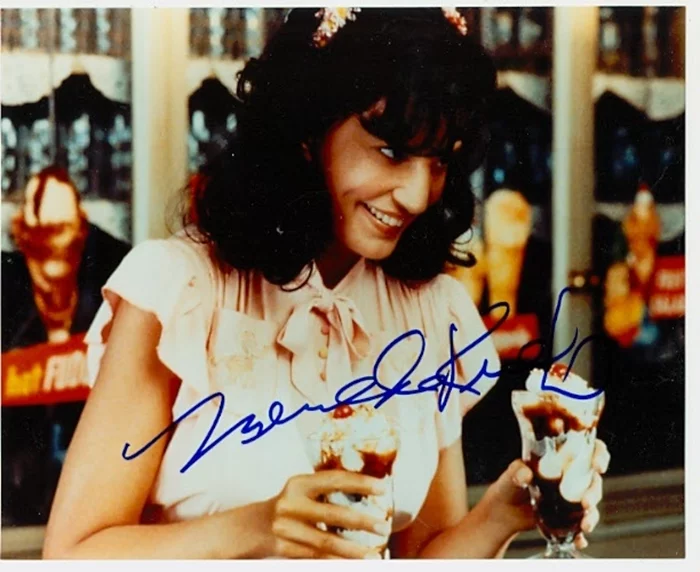 Mercedes Ruehl autograph
