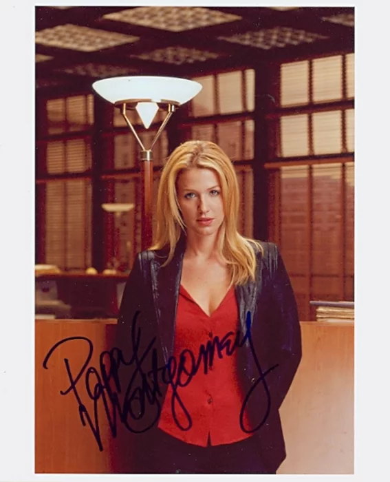 Poppy Montgomery autograph