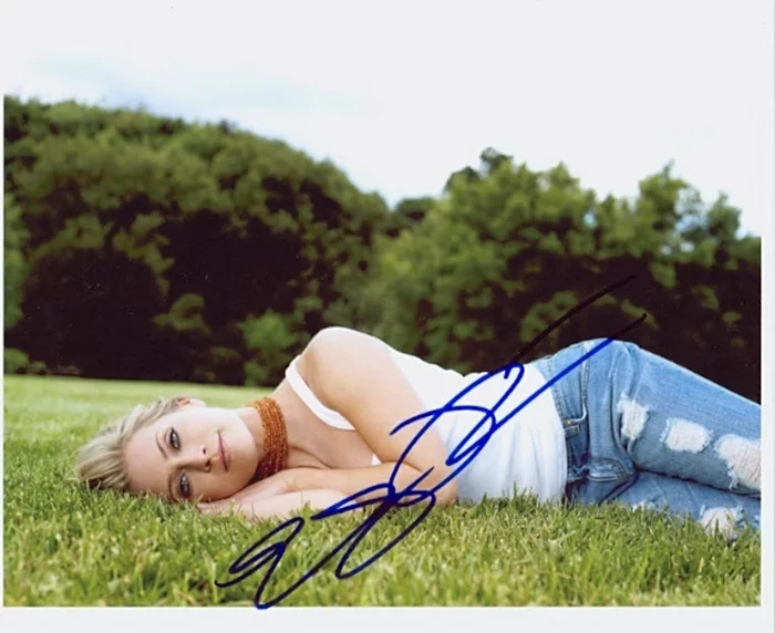 Emily Procter autograph