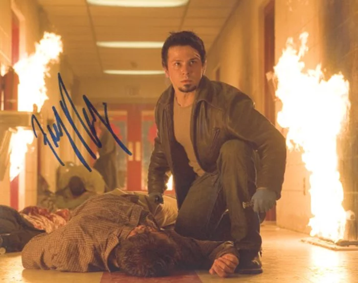 Freddy Rodriguez autograph