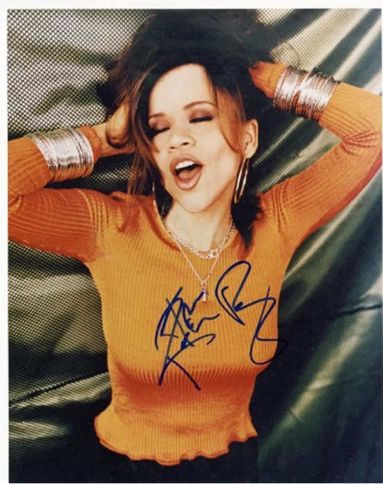 Rosie Perez autograph