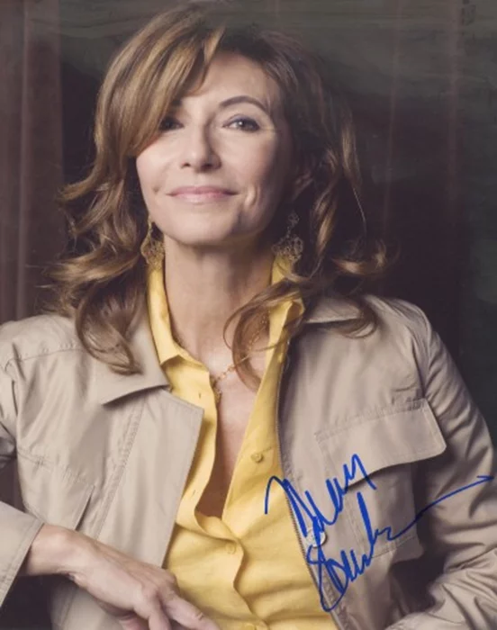 Mary Steenburgen autograph