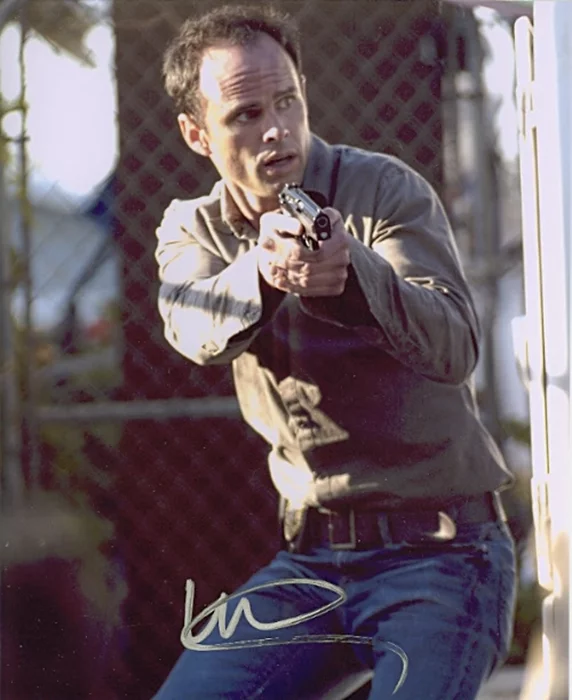 Walt Goggins autograph
