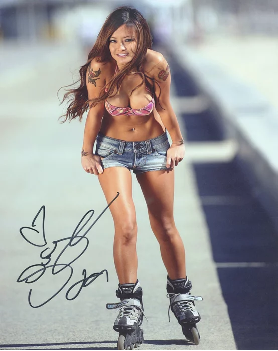 Tila Tequila autograph