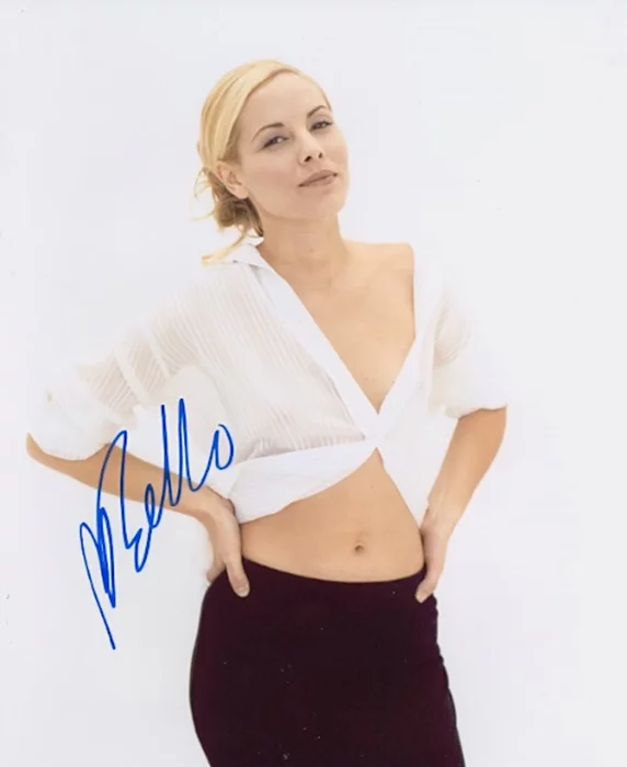 Maria Bello autograph