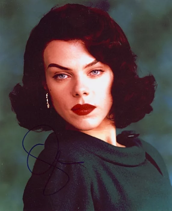 Debi Mazar autograph
