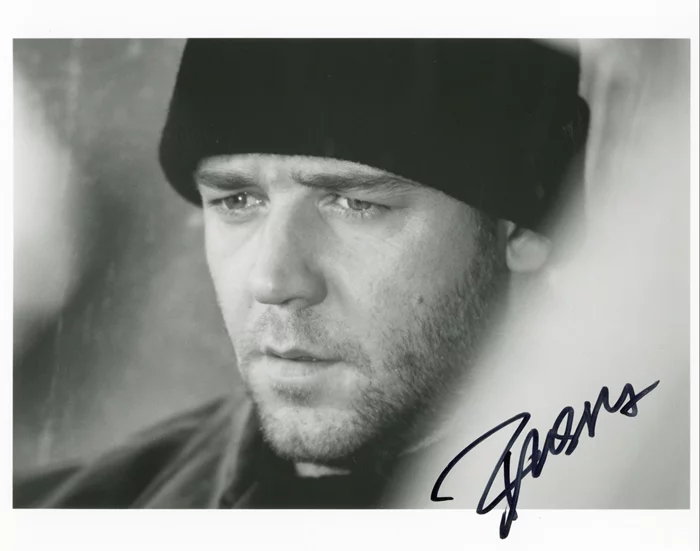 Russell Crowe autograph