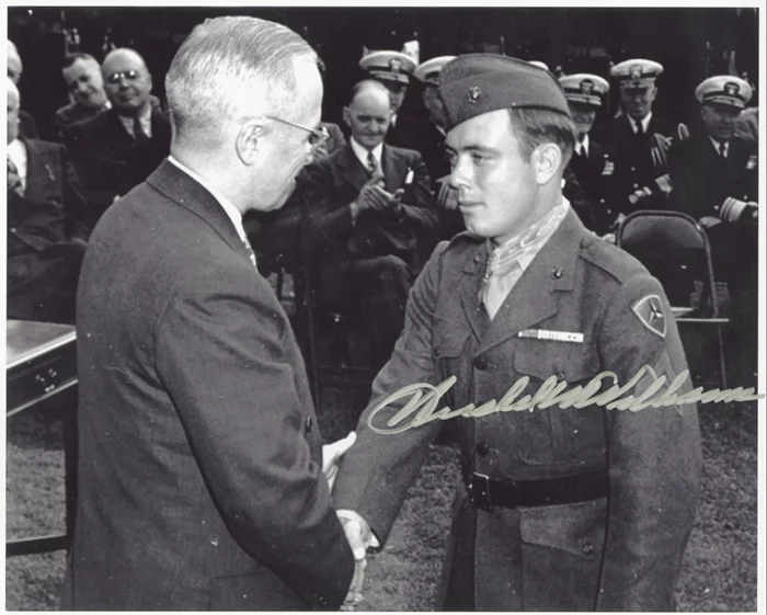 Hershel Williams autograph