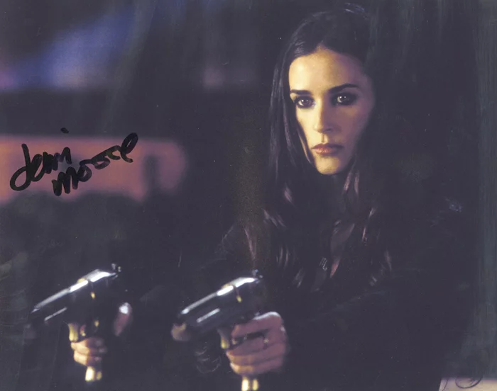 Demi Moore autograph
