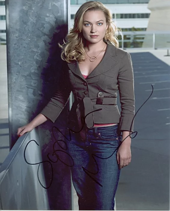Sophia Myles autograph