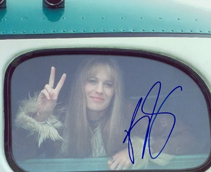 Robin Wright autograph