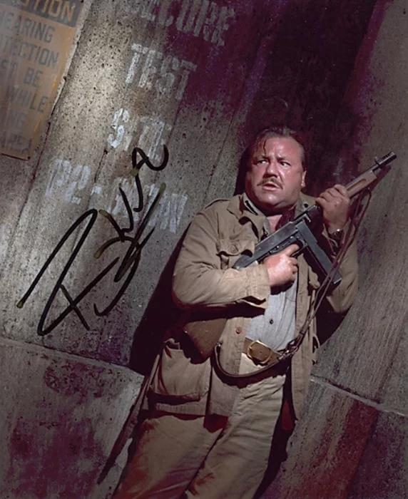 Ray Winstone autograph
