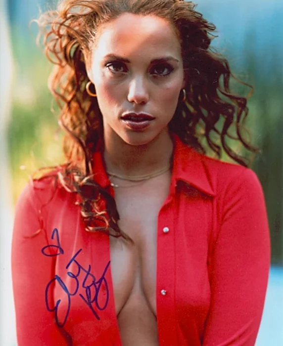 Elizabeth Berkley autograph