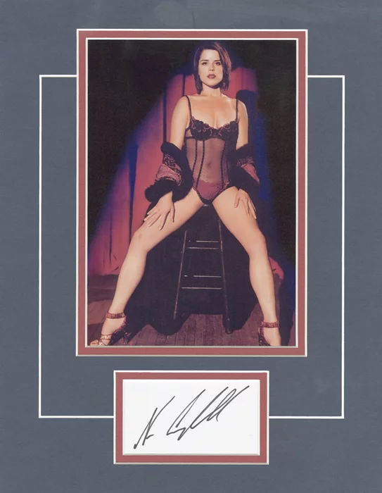Neve Campbell autograph