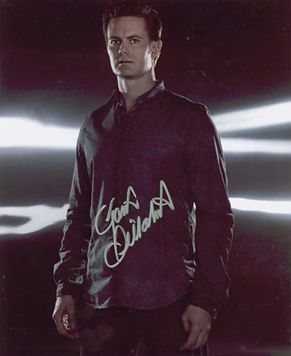 Garret Dillahunt autograph