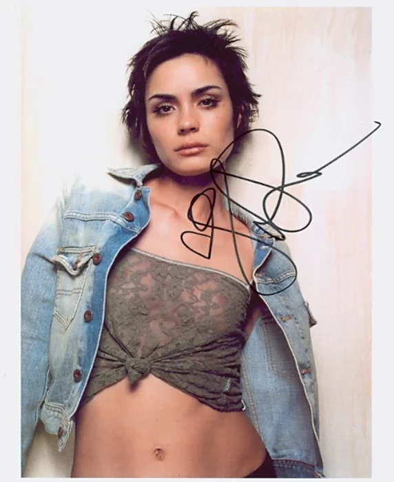 Shannyn Sossamon autograph
