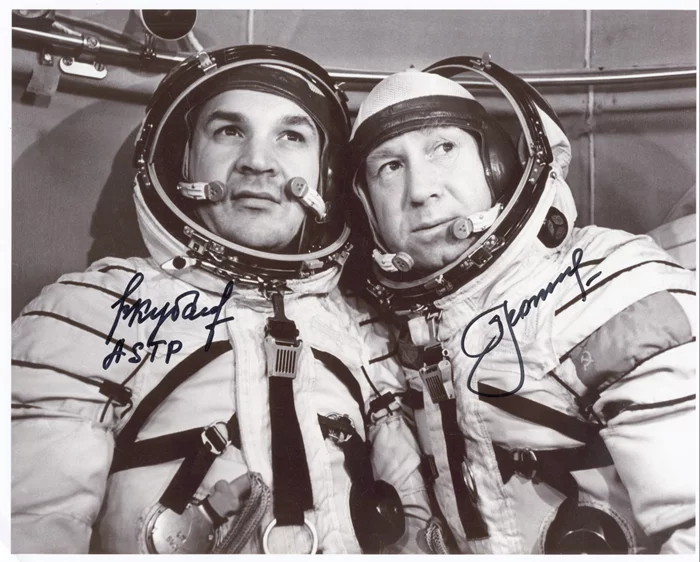 Apollo Soyuz Test Project autograph