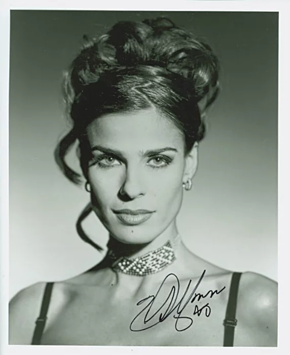 Kristian Alfonso autograph
