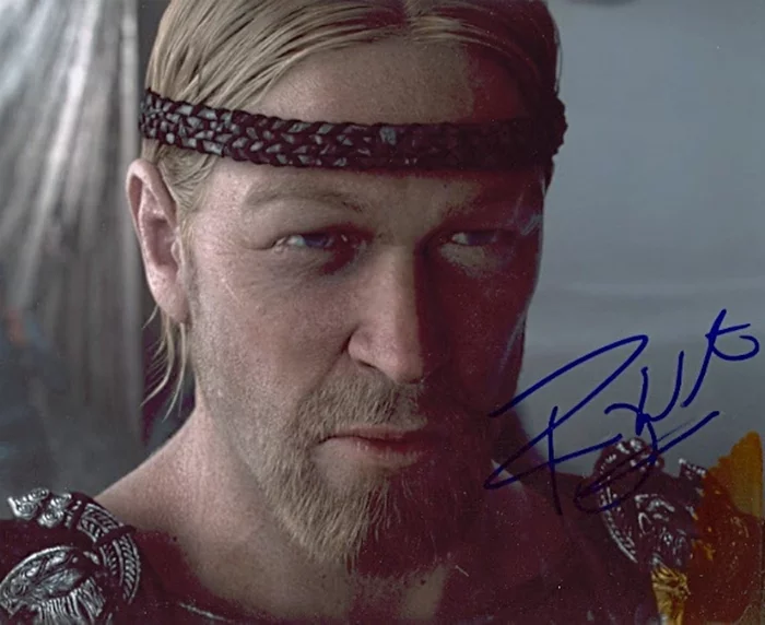 Ray Winstone autograph