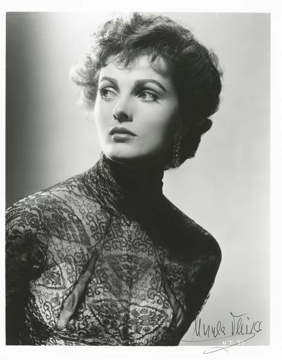 Ursula Thiess autograph