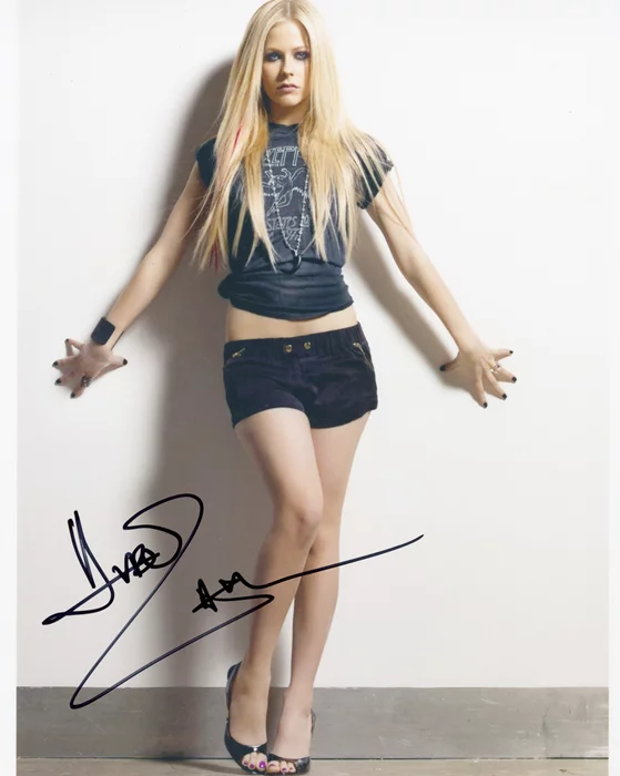 Avril Lavigne autograph