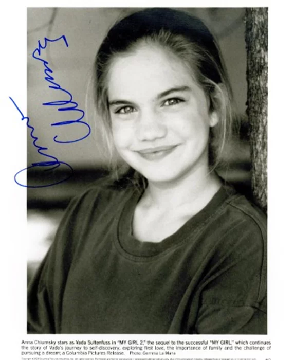 Anna Chlumsky autograph