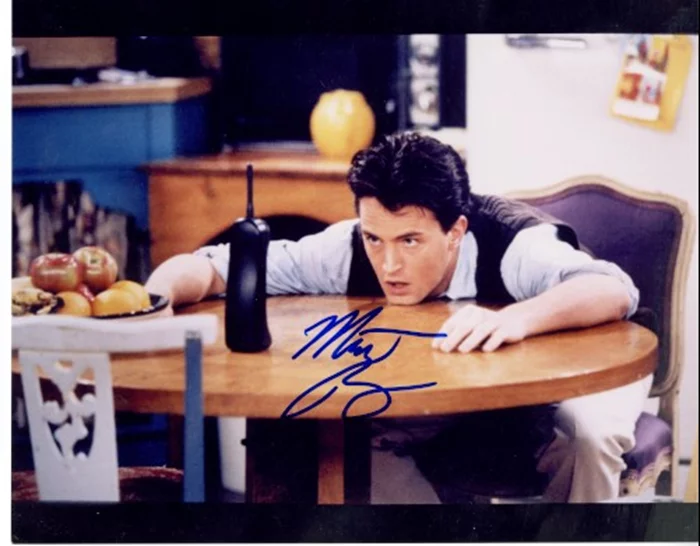 Matthew Perry autograph