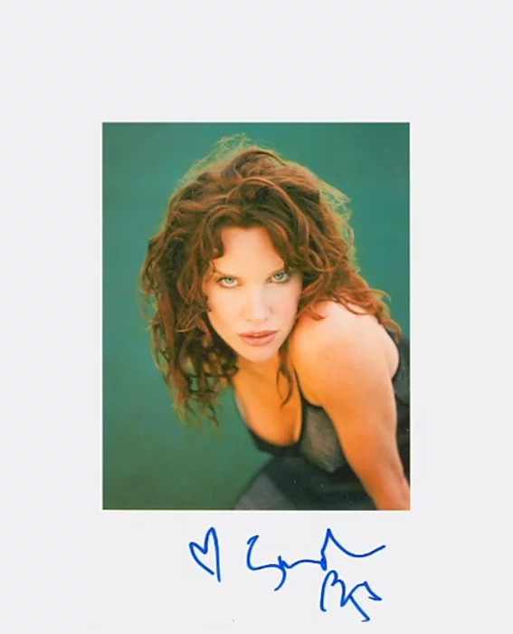 Sarah Buxton autograph
