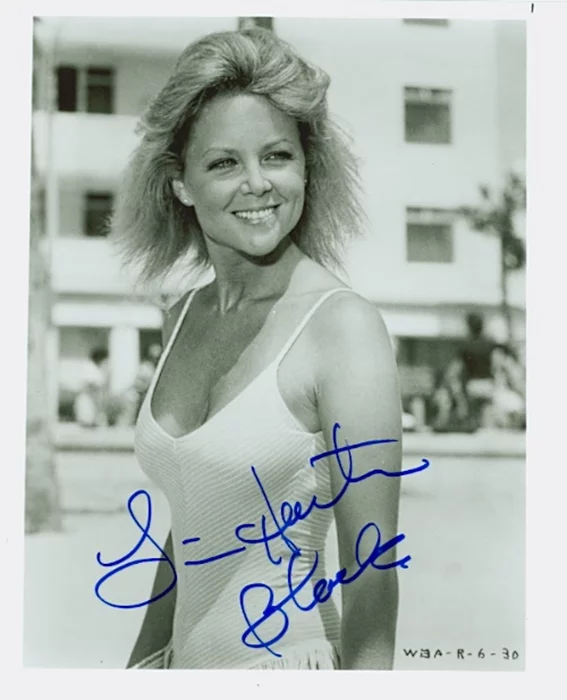 Lisa Hartman Black autograph