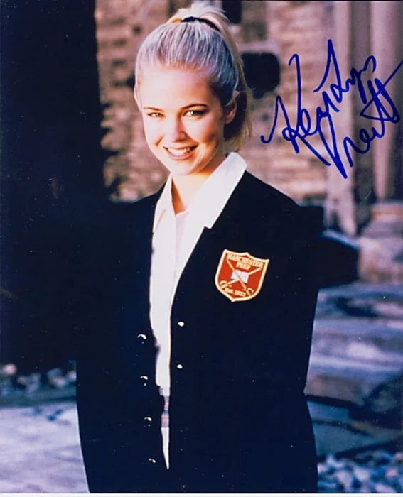 Keri Lynn Pratt autograph