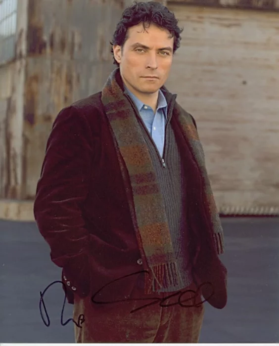 Rufus Sewell autograph