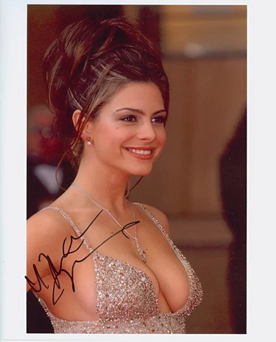 Maria Menounos autograph