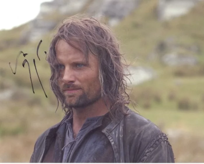 Viggo Mortensen autograph