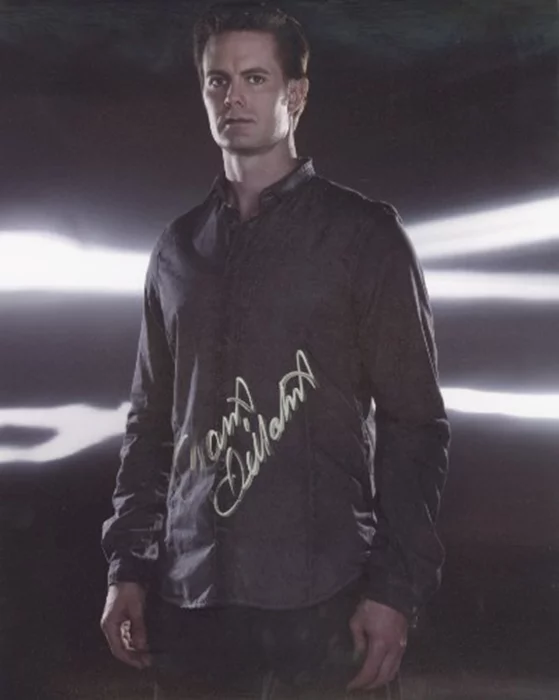 Garret Dillahunt autograph
