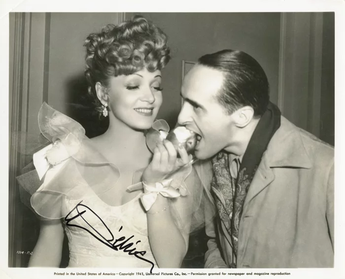 Marlene Dietrich autograph