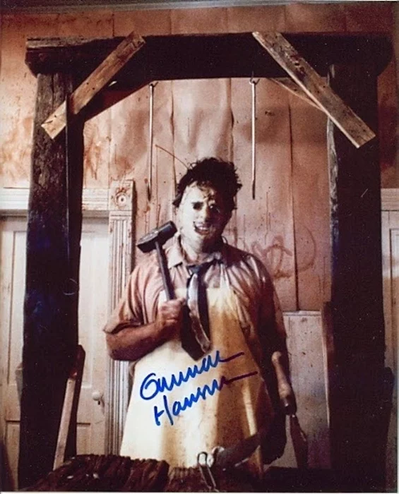 Gunnar Hansen autograph