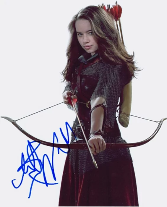 Anna Popplewell autograph