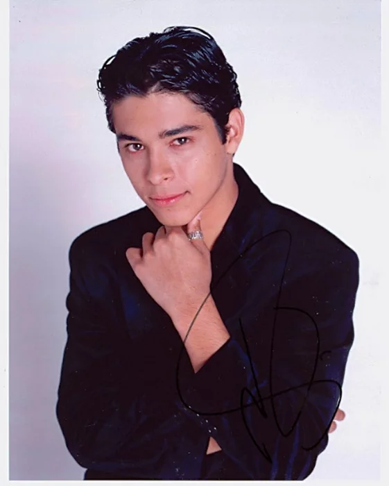 Wilmer Valderrama autograph
