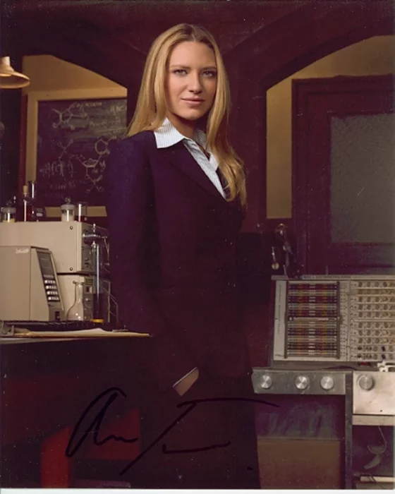 Anna Torv autograph