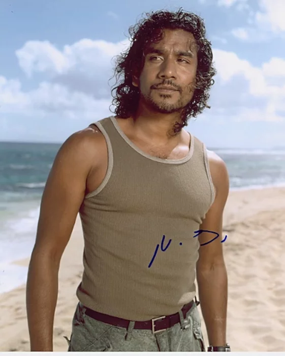 Naveen Andrews autograph
