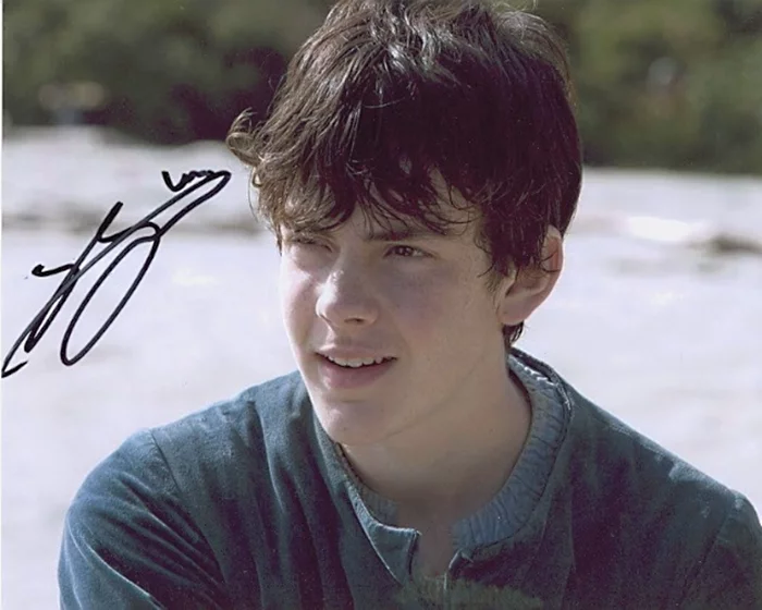 Skandar Keynes autograph
