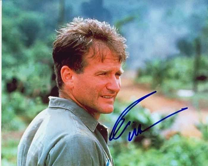 Robin Williams autograph