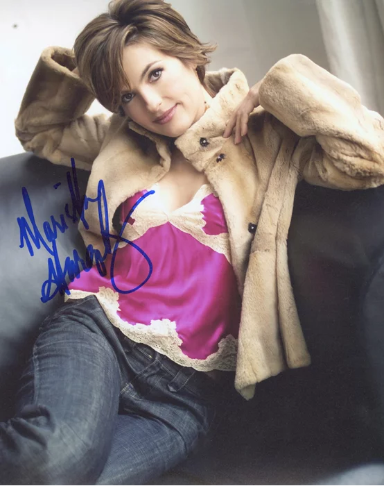 Mariska Hargitay autograph