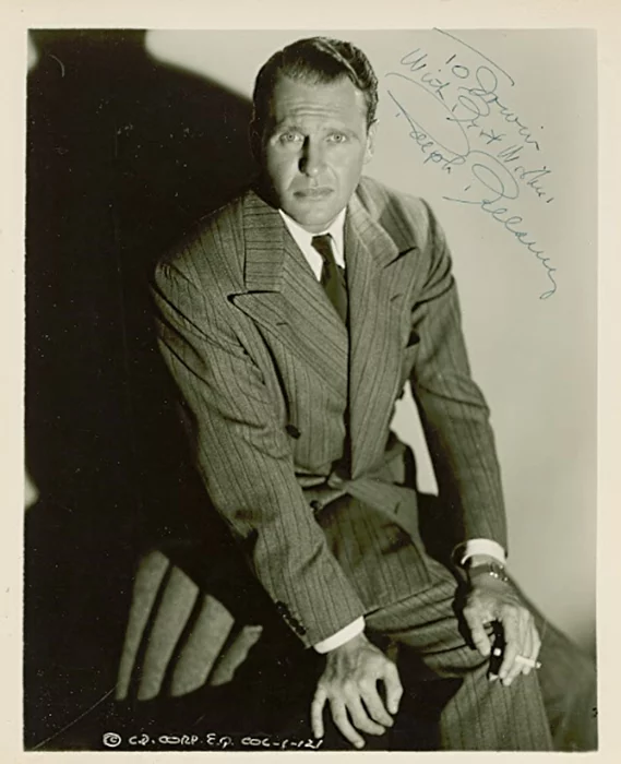 Ralph Bellamy autograph