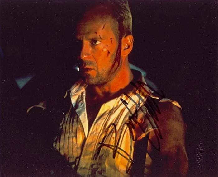 Bruce Willis autograph