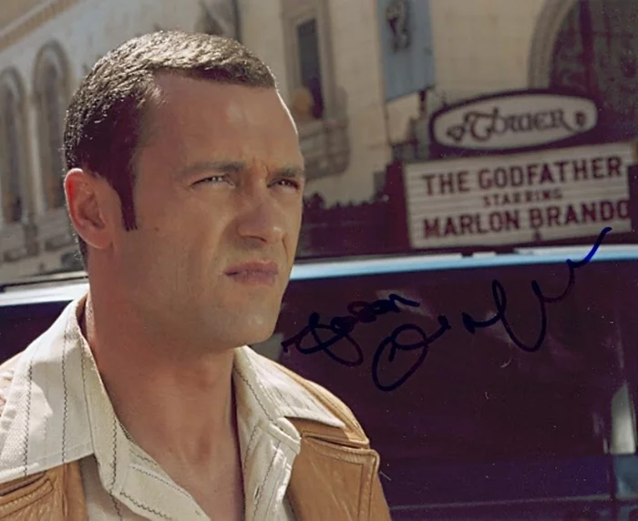 Jason O'Mara autograph