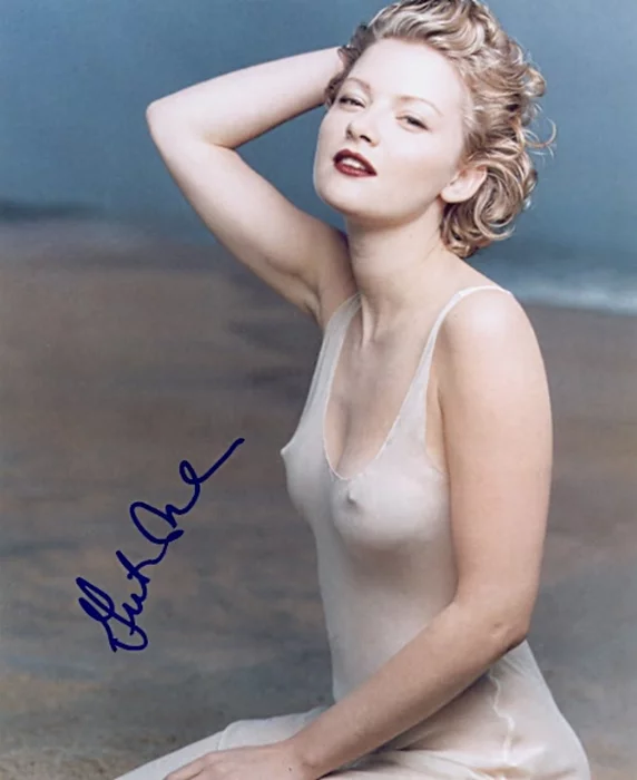 Gretchen Mol autograph